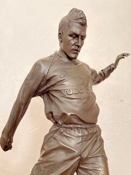 ベッカム　銅像  マンチェスターユナイテッド