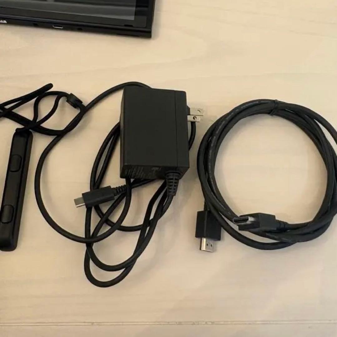 Nintendo Switch 本体　ジョイコンなし　黒グレー