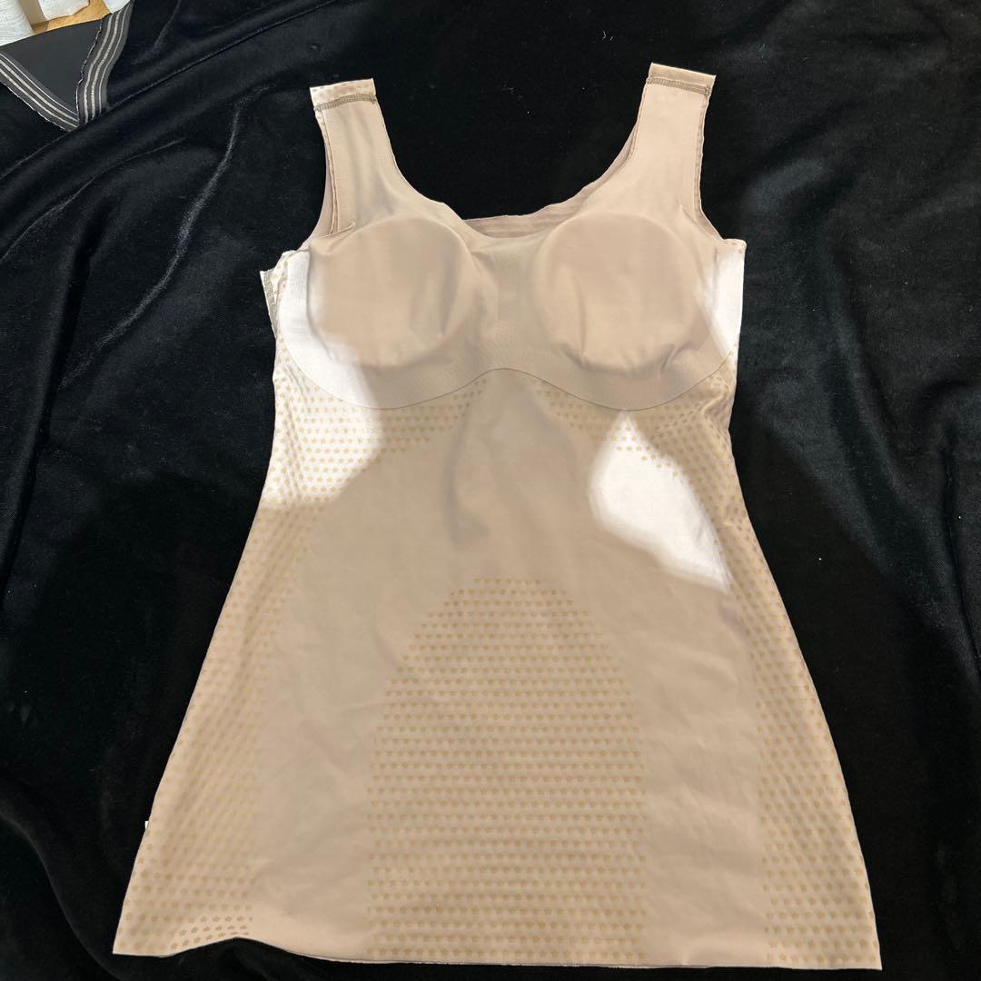 専用　グラントイーワンズ ホルミーブラトップ ベージュ　M 美品