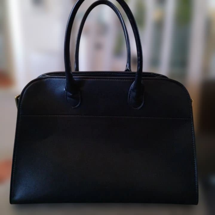 THE ROW 風 黒 ハンドバッグ