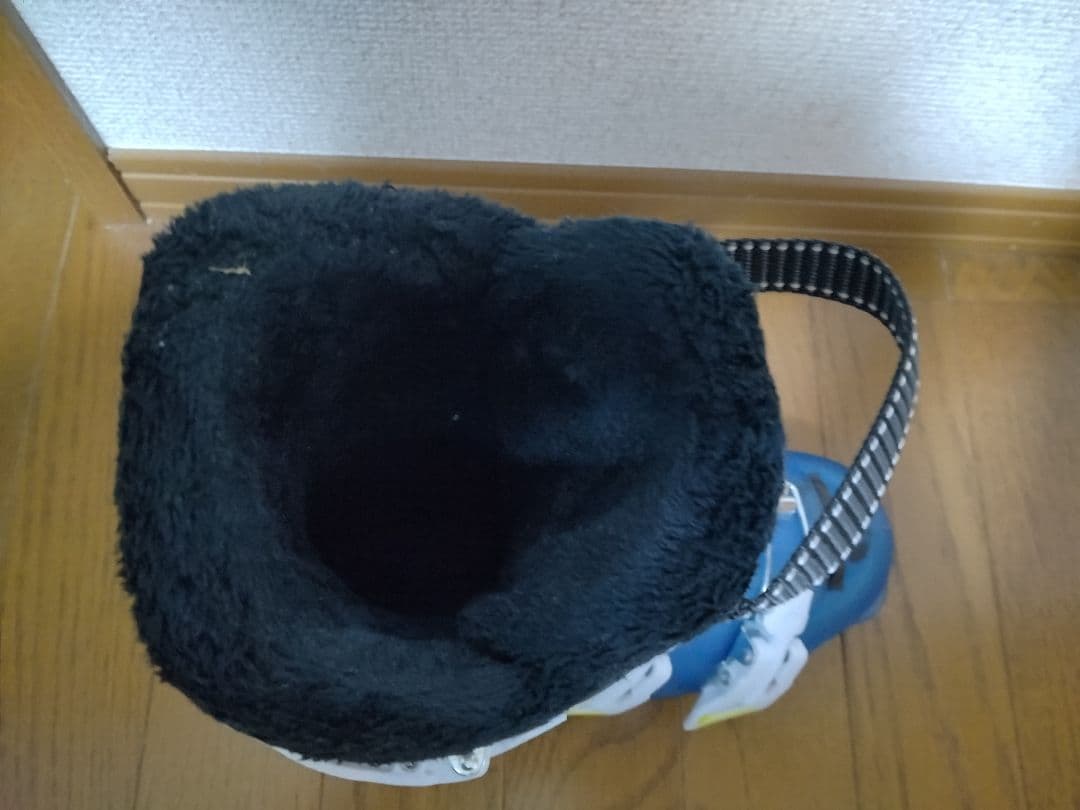 ジュニア用スキー板　ブーツ　ヘルメットセット