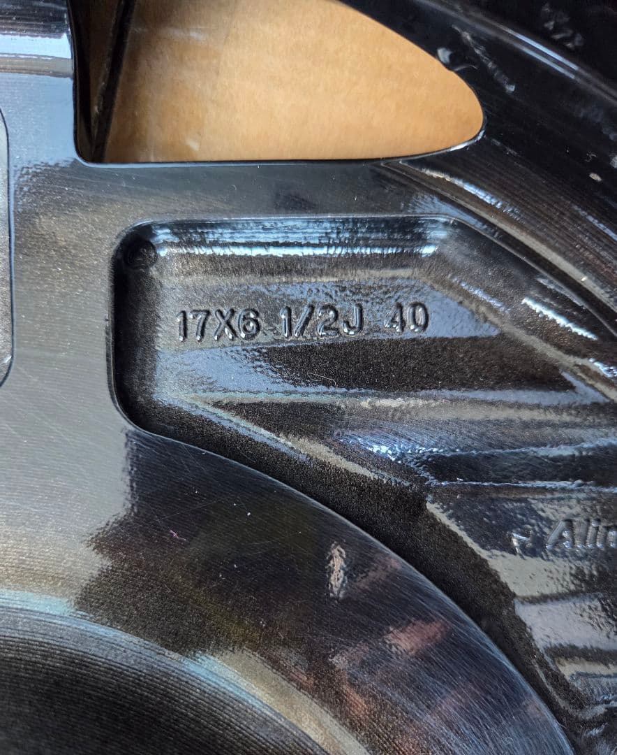 NISSAN オーラ後期17インチ 純正ホイール ４本