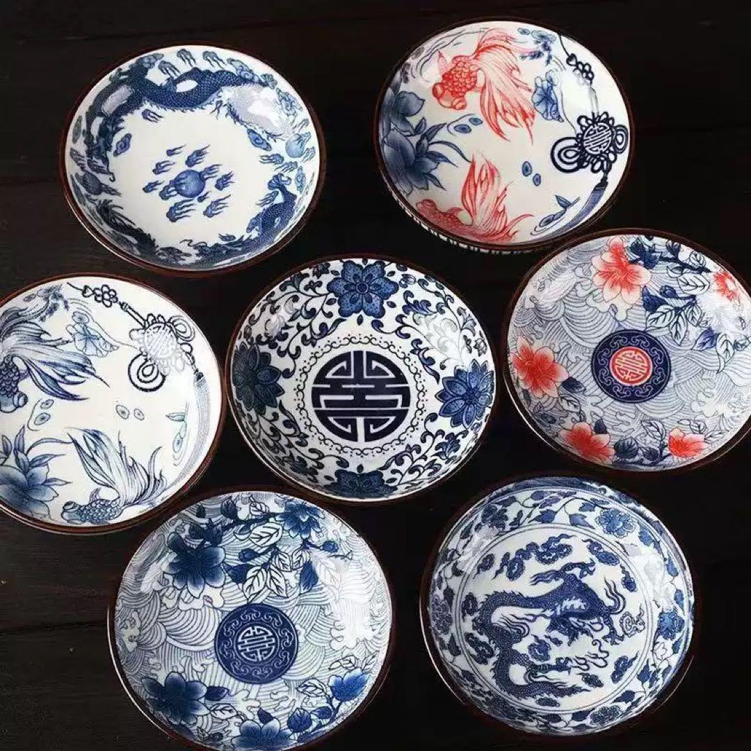 伝統的な青赤模様の皿7個セット