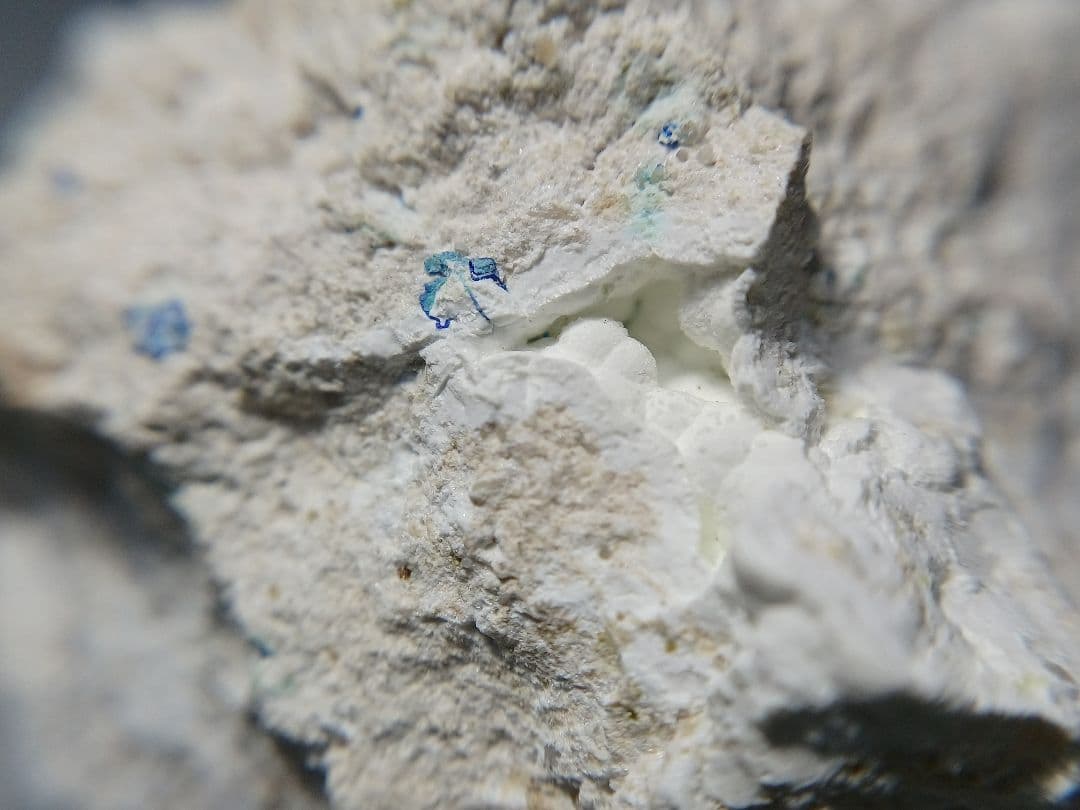 ご*う様 国産鉱物　逸見石　7.5mm　原石　ヘンミライト　鉱物標本