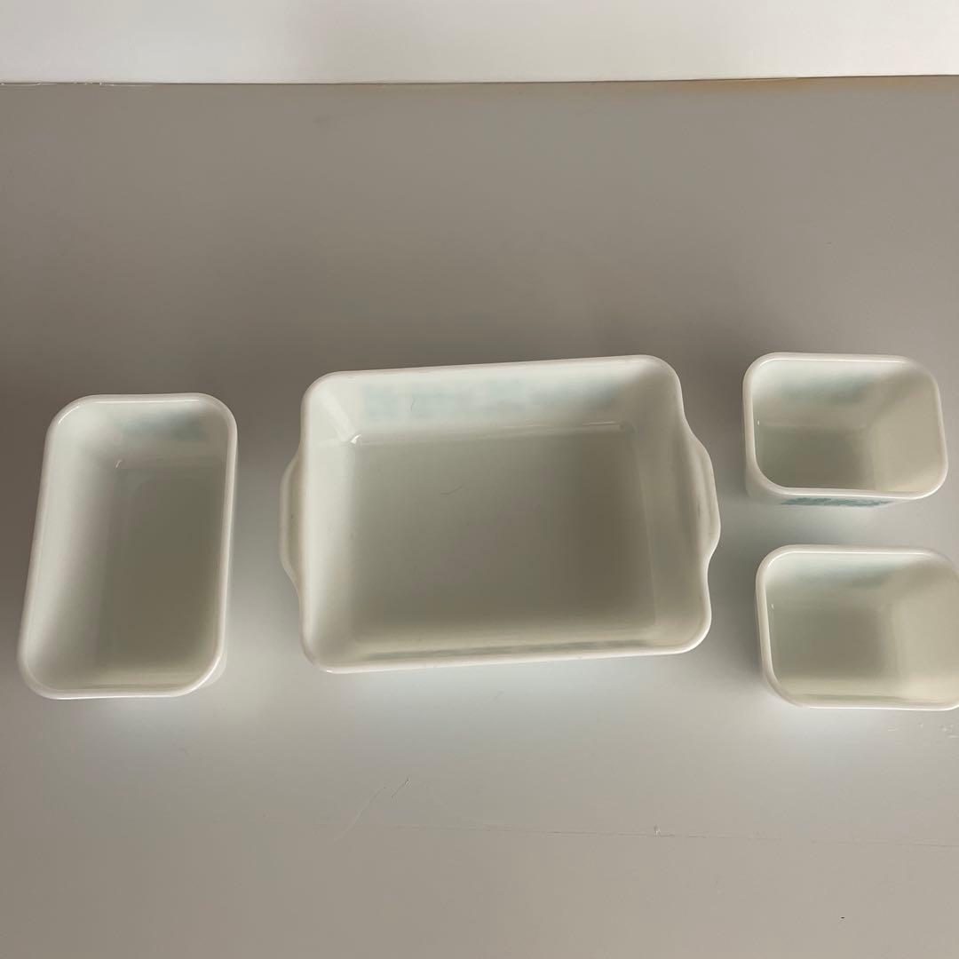 PYREX オールドパイレックス　キャセロール　バタープリント　４セット