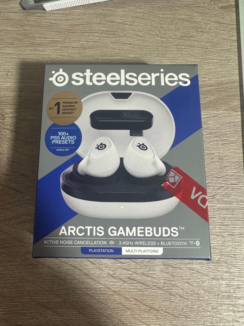 ヘッドホン SteelSeries Arctis GameBuds