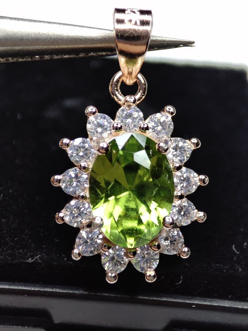 オーバルペリドット　ペンダントトップ