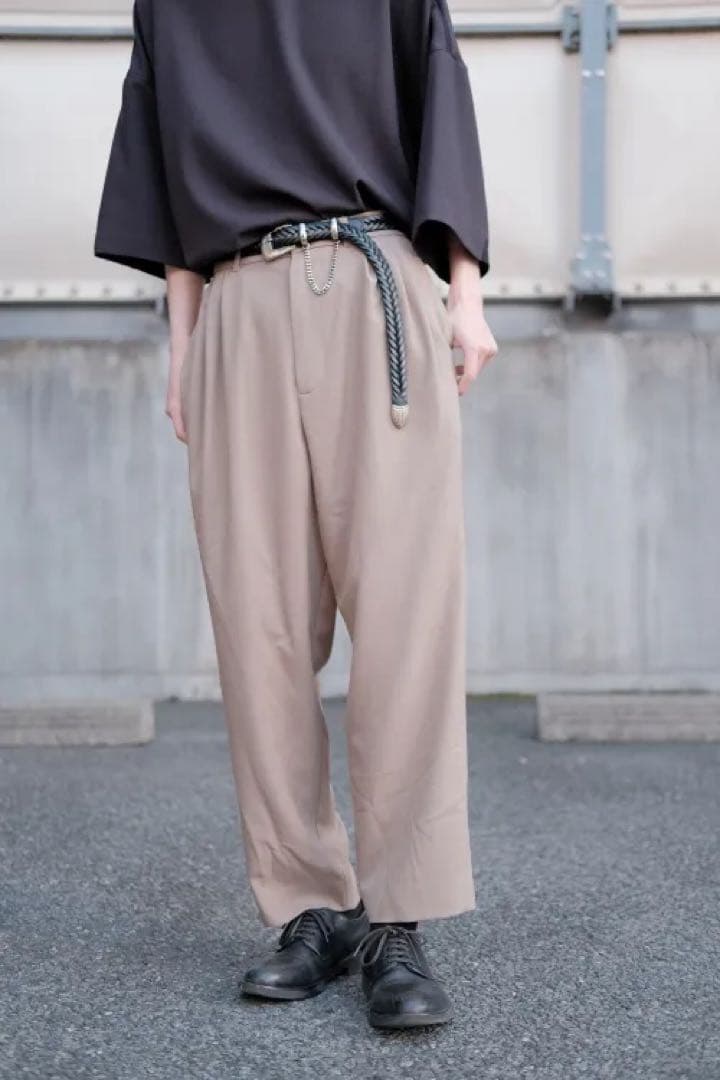 【美品】VOAAOV ギャバジンテーパードパンツ 1