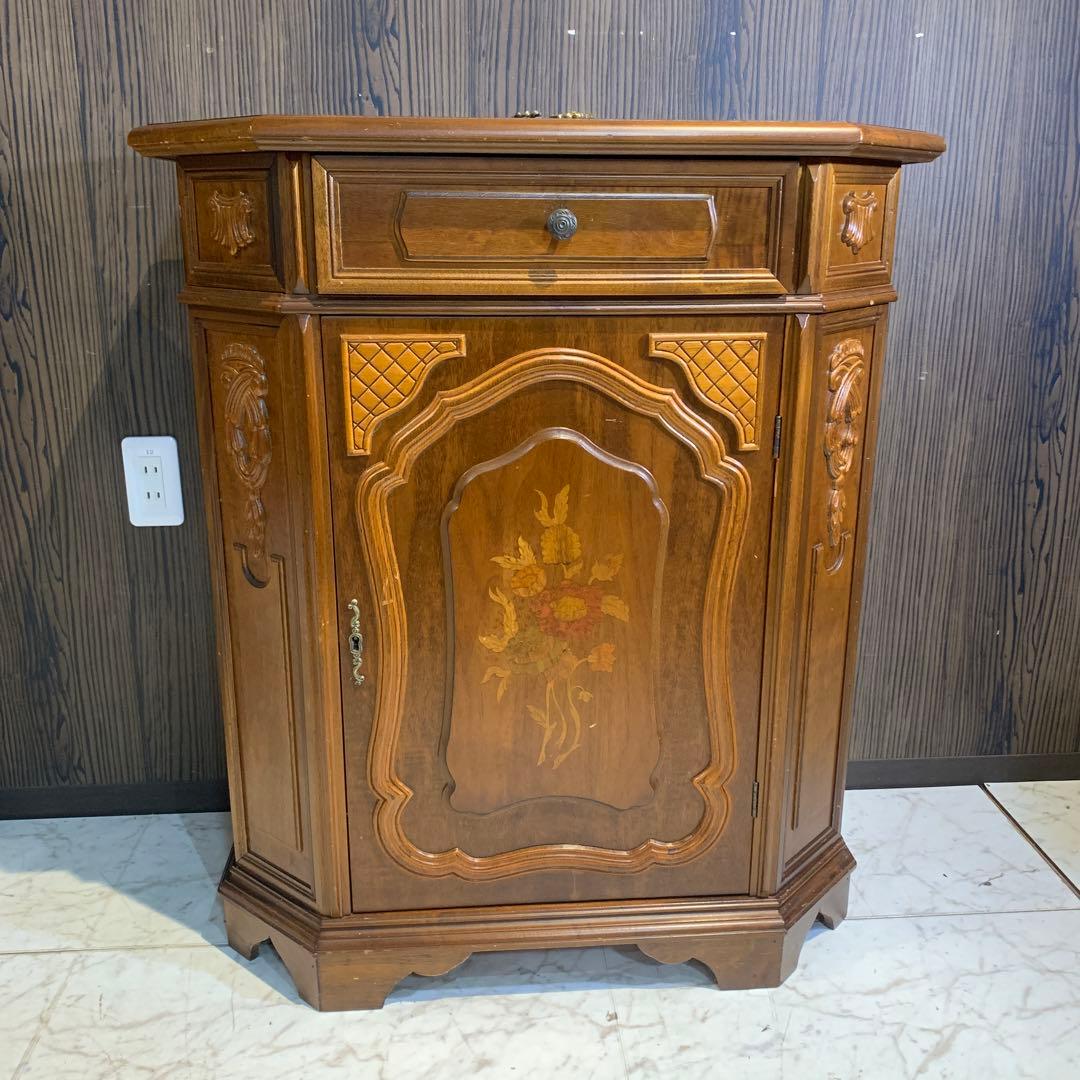 M*N様 イタリア　アンティーク　キャビネット