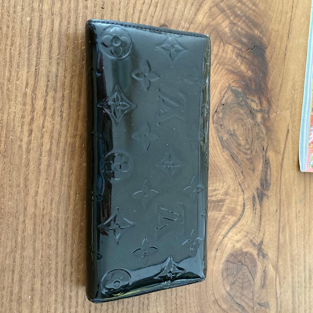 Louis Vuitton エンボス加工 ブラック長財布