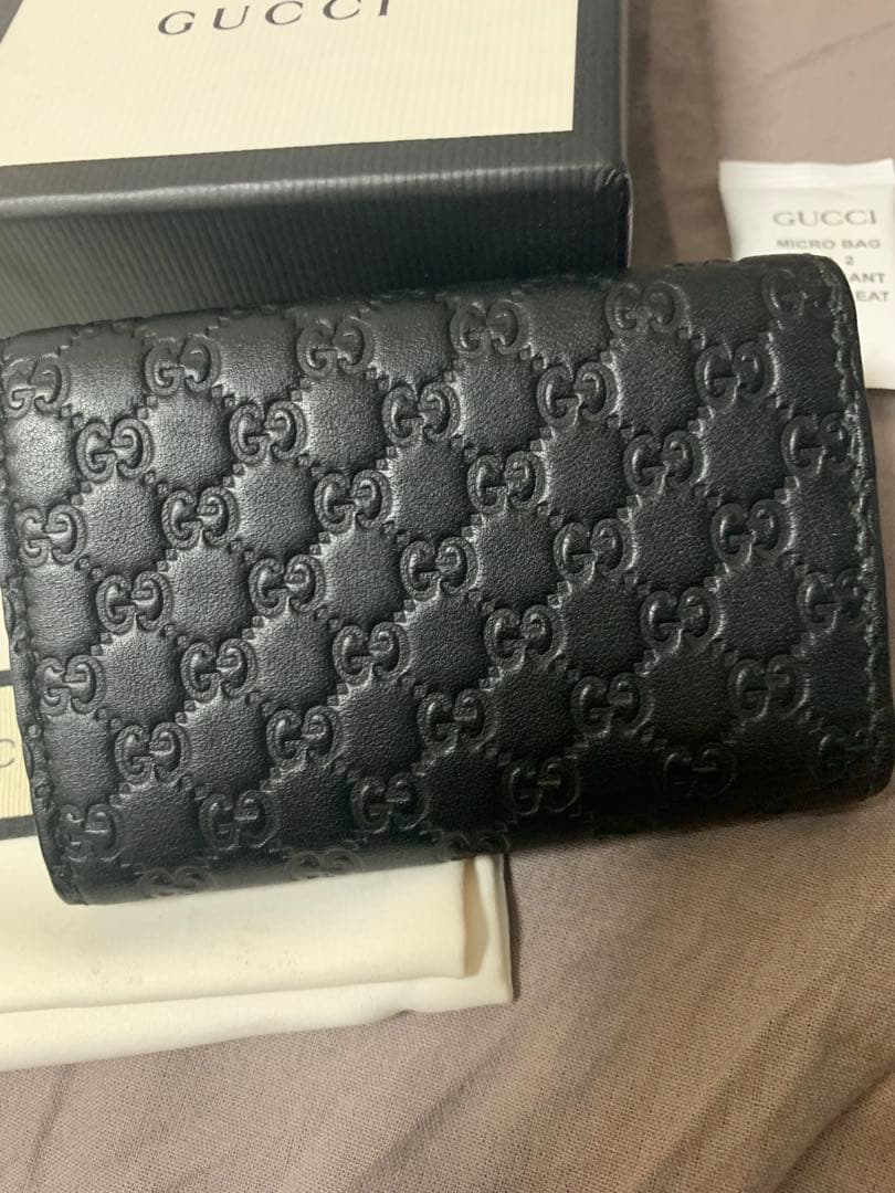 美品✨️GUCCI ブラック GGパターン キーケース