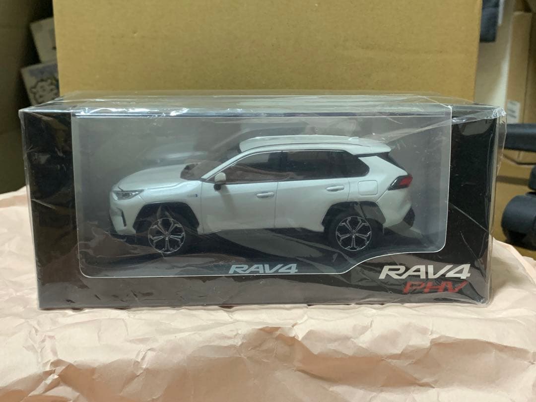 さ*も様 RAV4 PHV ミニカー ホワイトパール