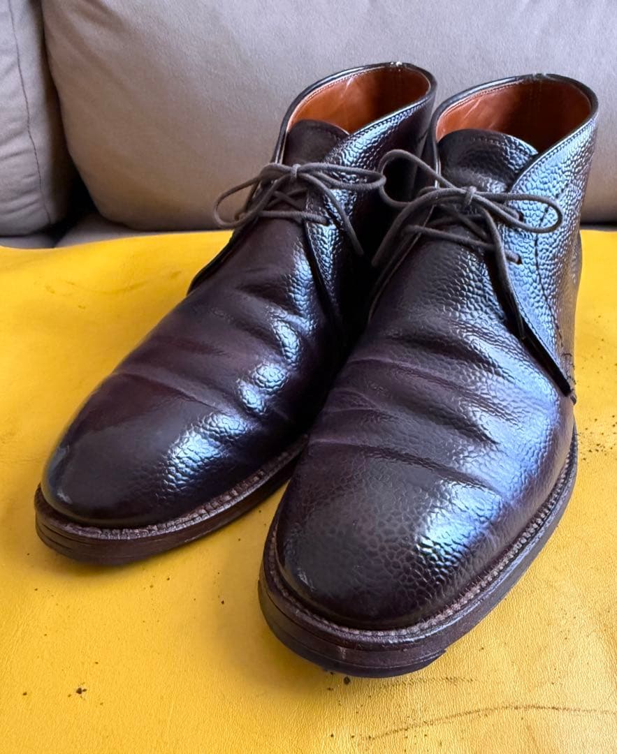 オールデン チャッカブーツ 型押しコードバン 定価18万円