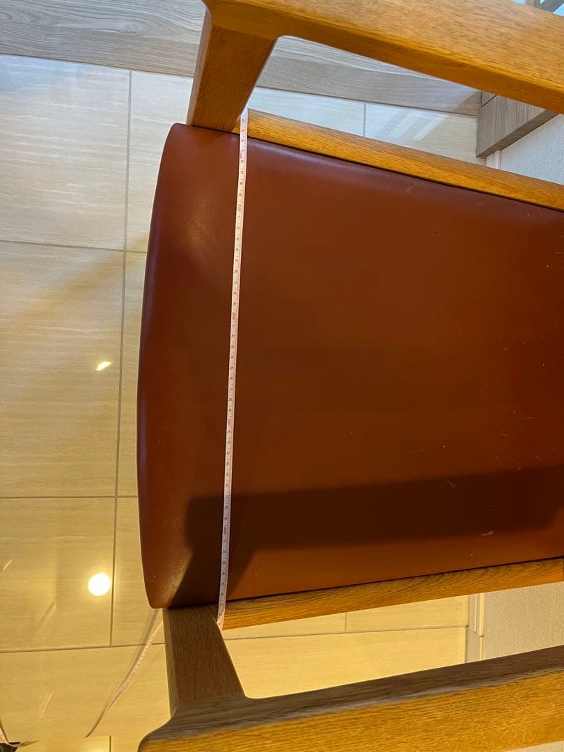 『GECKO』アーム付きダイニングチェア 木製