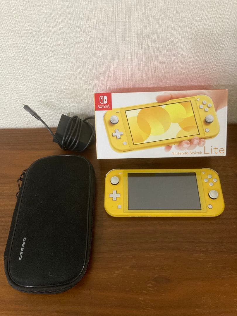 Nintendo Switch Lite イエロー 充電器・ケース付き