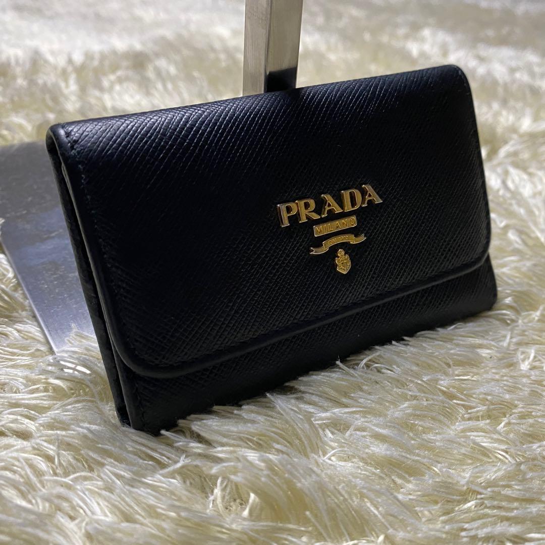 極美品 プラダ キーケース ブラック ゴールド金具 6連 サフィアーノ レザー