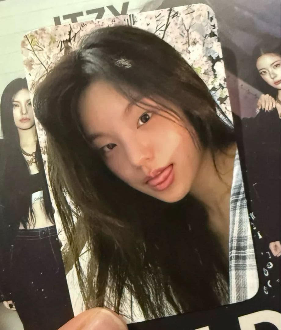 itzy GOLD mcd サノク 事前収録 イェジ　トレカ