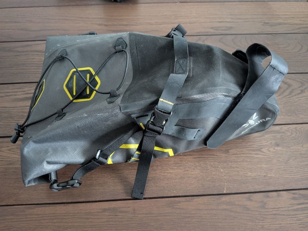 apiduraサドルバッグ　9L