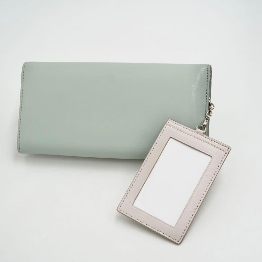 【極美品】Ferragamo 定期付　フラップ　スナップ　ヴァラリボン