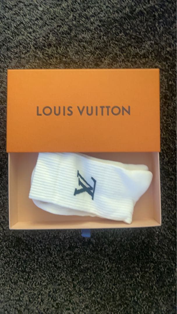 ルイ・ヴィトン ロゴ入りソックス ホワイト 新品未使用　定価38500円