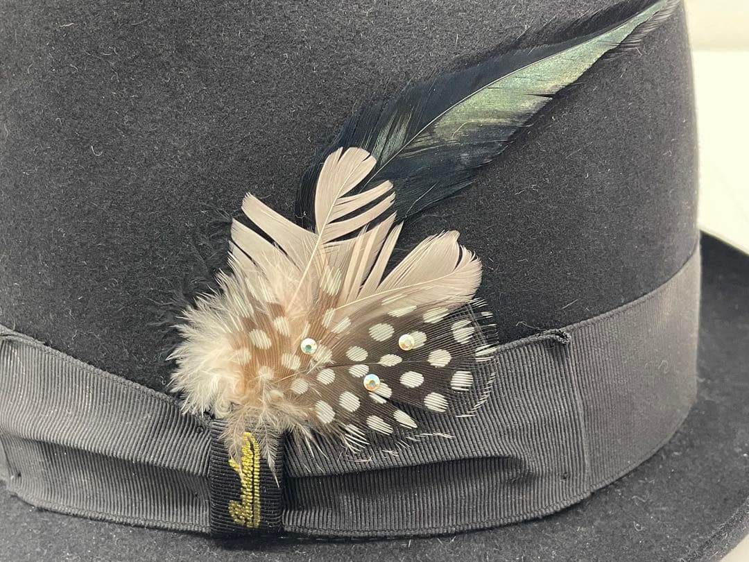 定価64,800円【美品】ボルサリーノ 羽根つき 高級ハット M58 ブラック