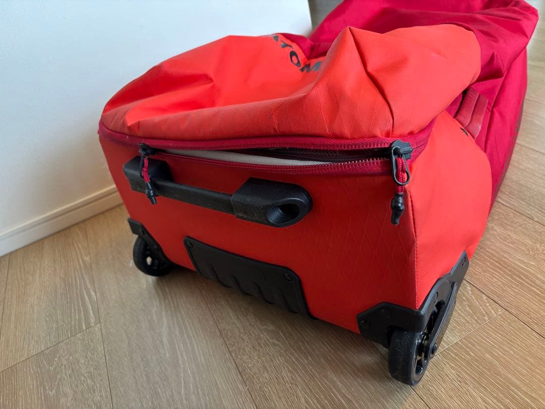 アトミックTROLLEY 90L RED [ブーツバッグ キャリータイプ]