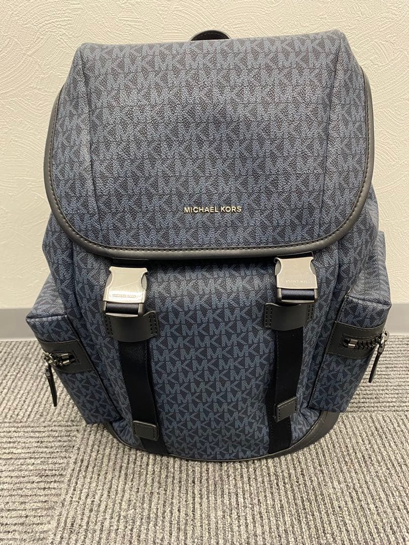 【タケシ】MICHAEL KORS　バックパック　ネイビー
