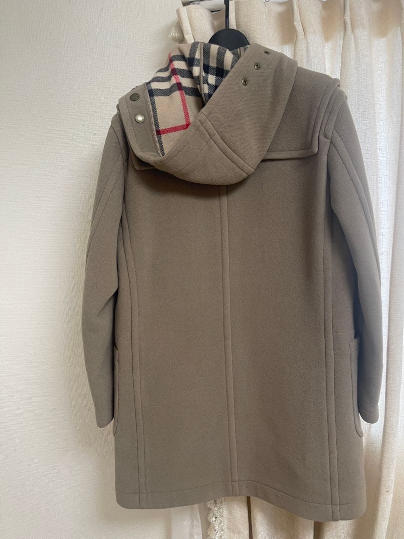 ベージュ ダッフルコート フード付き　バーバリー 美品　半額以下