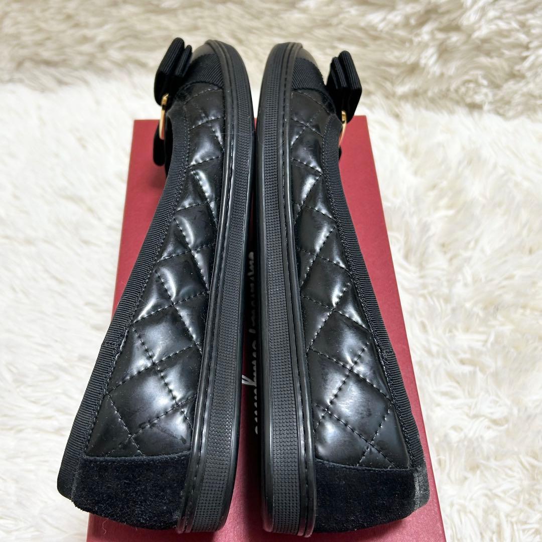 美品★Salvatore Ferragamo フェラガモ キルティング パンプス