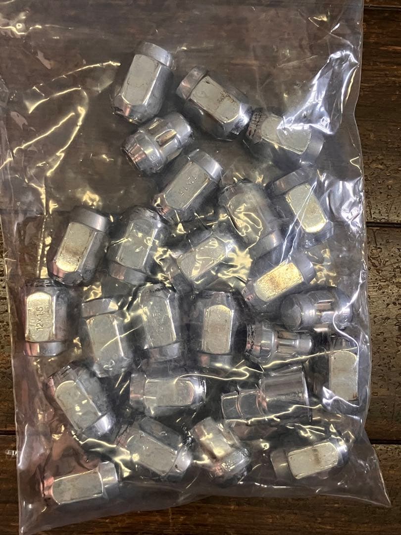 ハイエース 200系　ファブレス ヴァローネ　XR-6 16インチ 4本セット