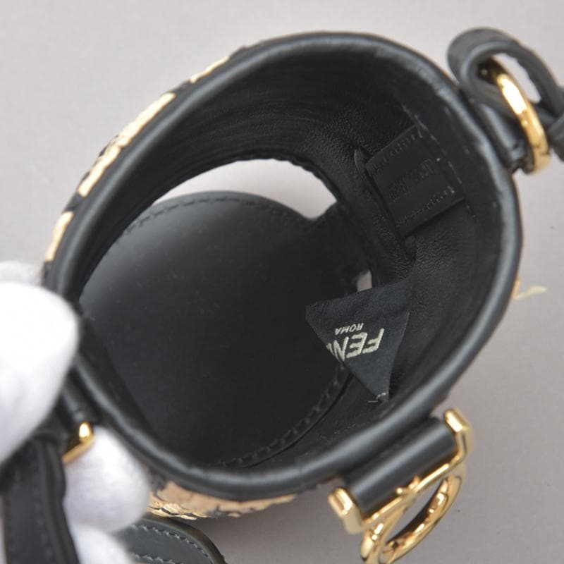 未使用◇FENDI フェンディ ズッカ ボトルホルダー ラフィア ストロー 黒