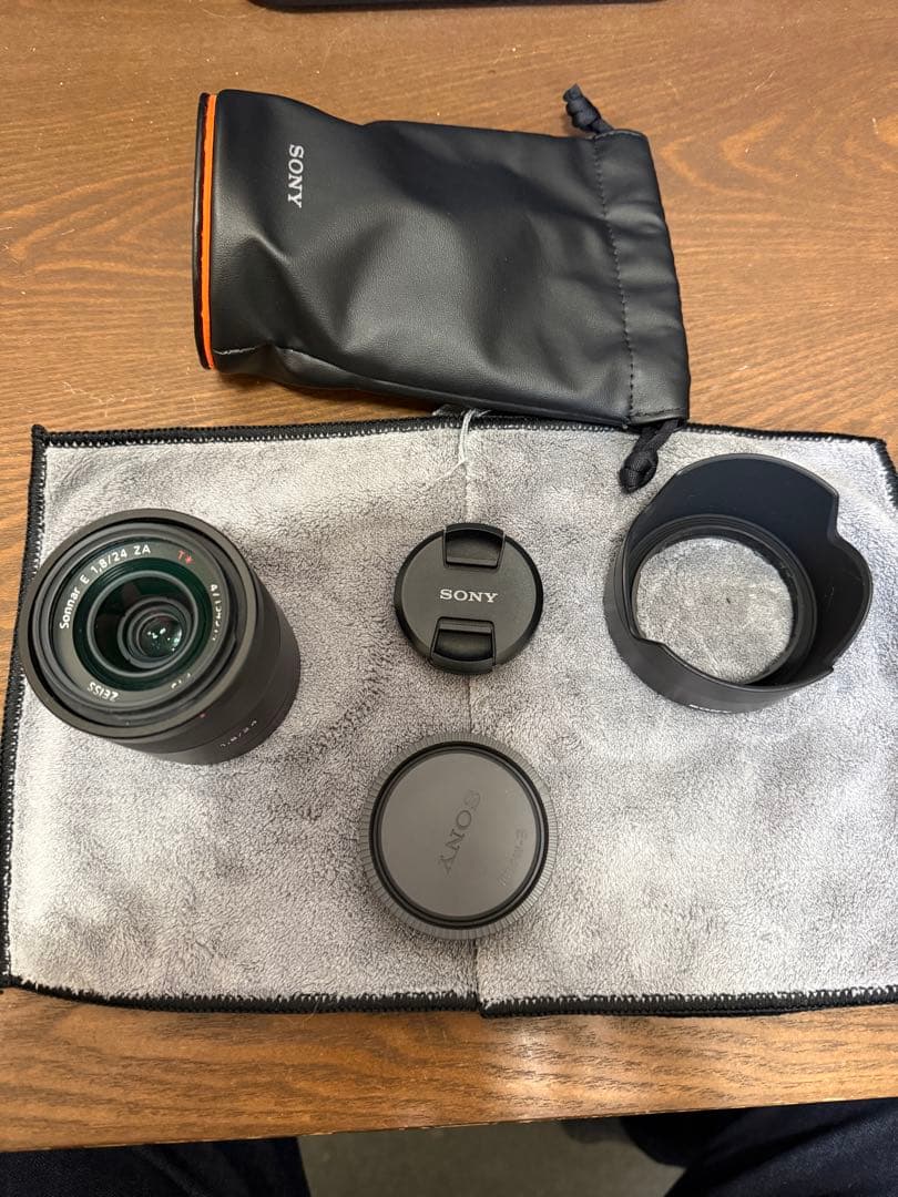 【美品】SONY 単焦点レンズ SEL24F18Z