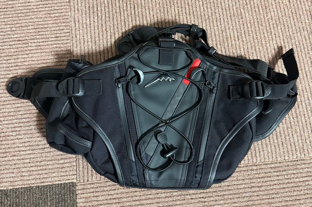 クシタニ　ヒップバッグ　ブラック　付属品あります