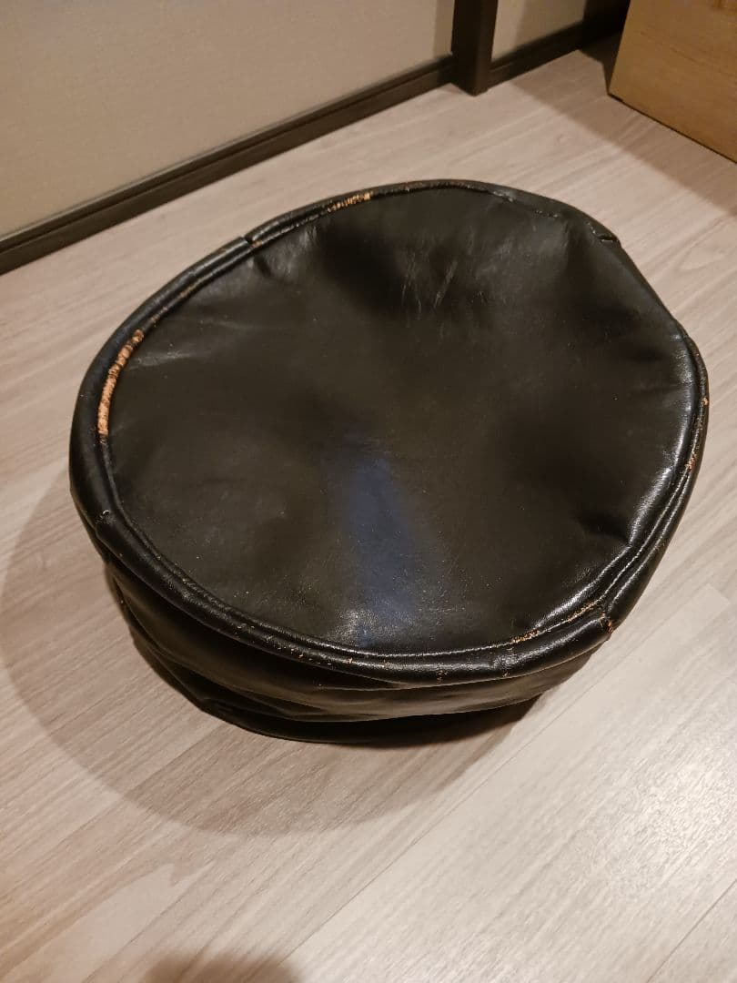 アッシュペーブチック購入　本革プフ