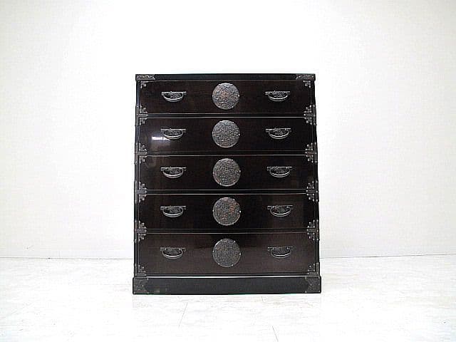 仙台箪笥 漆鏡面仕上げ 重厚手打ち金具　和家具　整理箪笥　和箪笥　伝統工芸