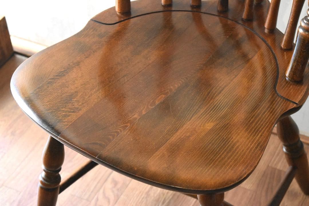 キツツキ ブレースバックチェア