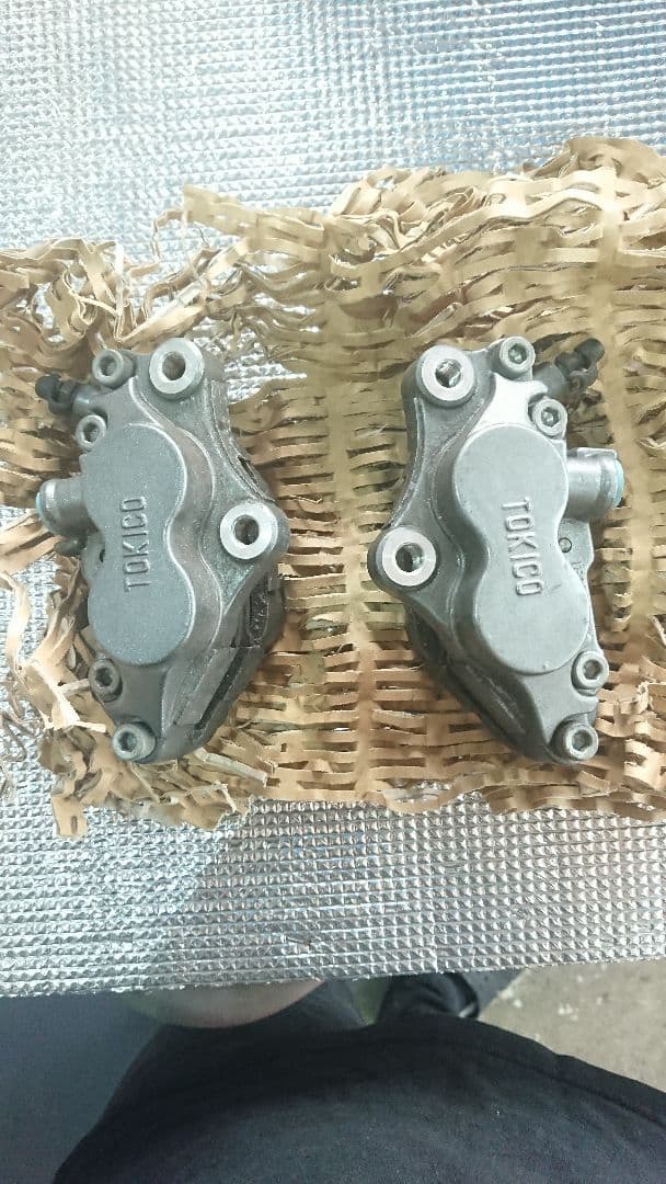 カワサキ純正 /フロントブレーキキャリパー/TOKICO ゼファー1100 他