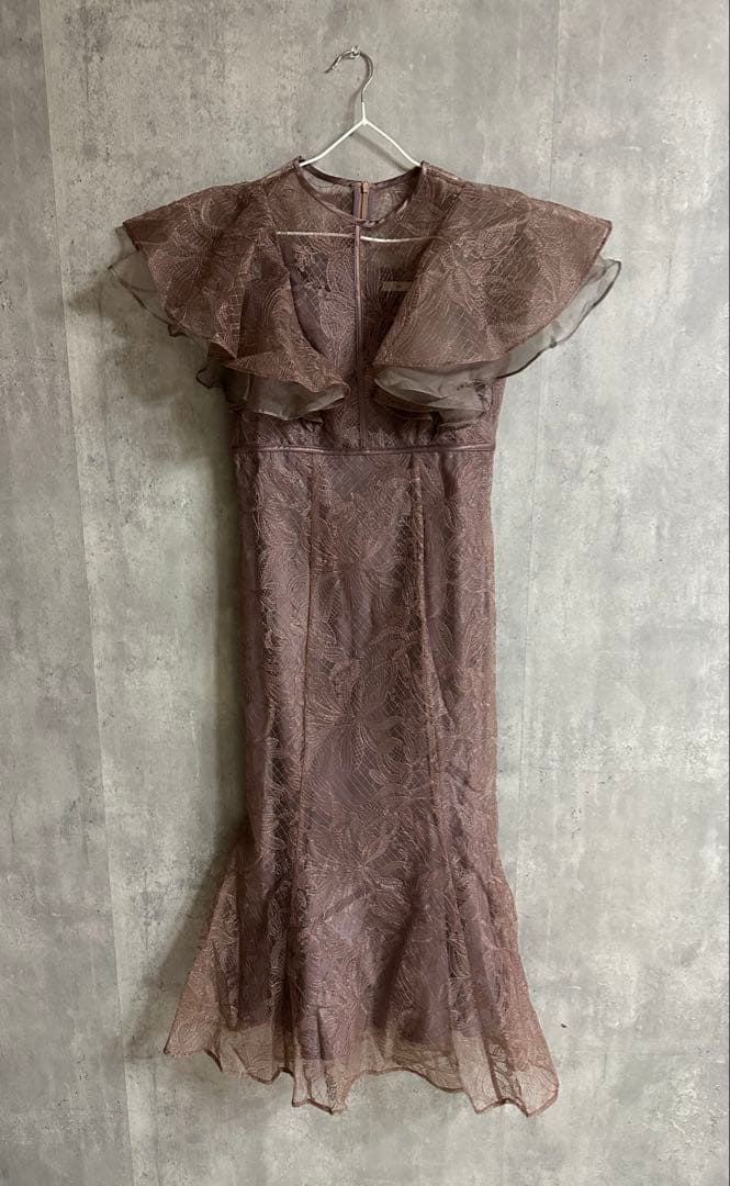 美品　Leja フリル半袖シアーレース花柄刺繍ウエストマークマーメイドワンピース