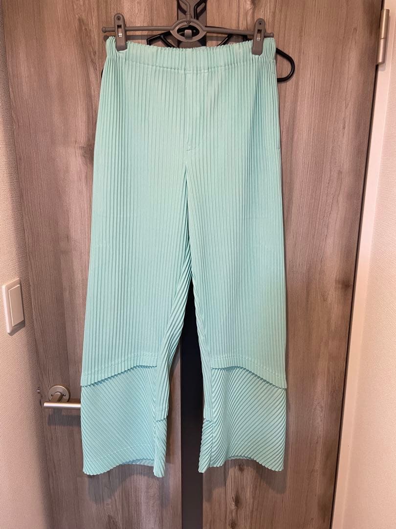 オムプリッセイッセイミヤケ　プリーツ変形パンツ　水色　サイズ1