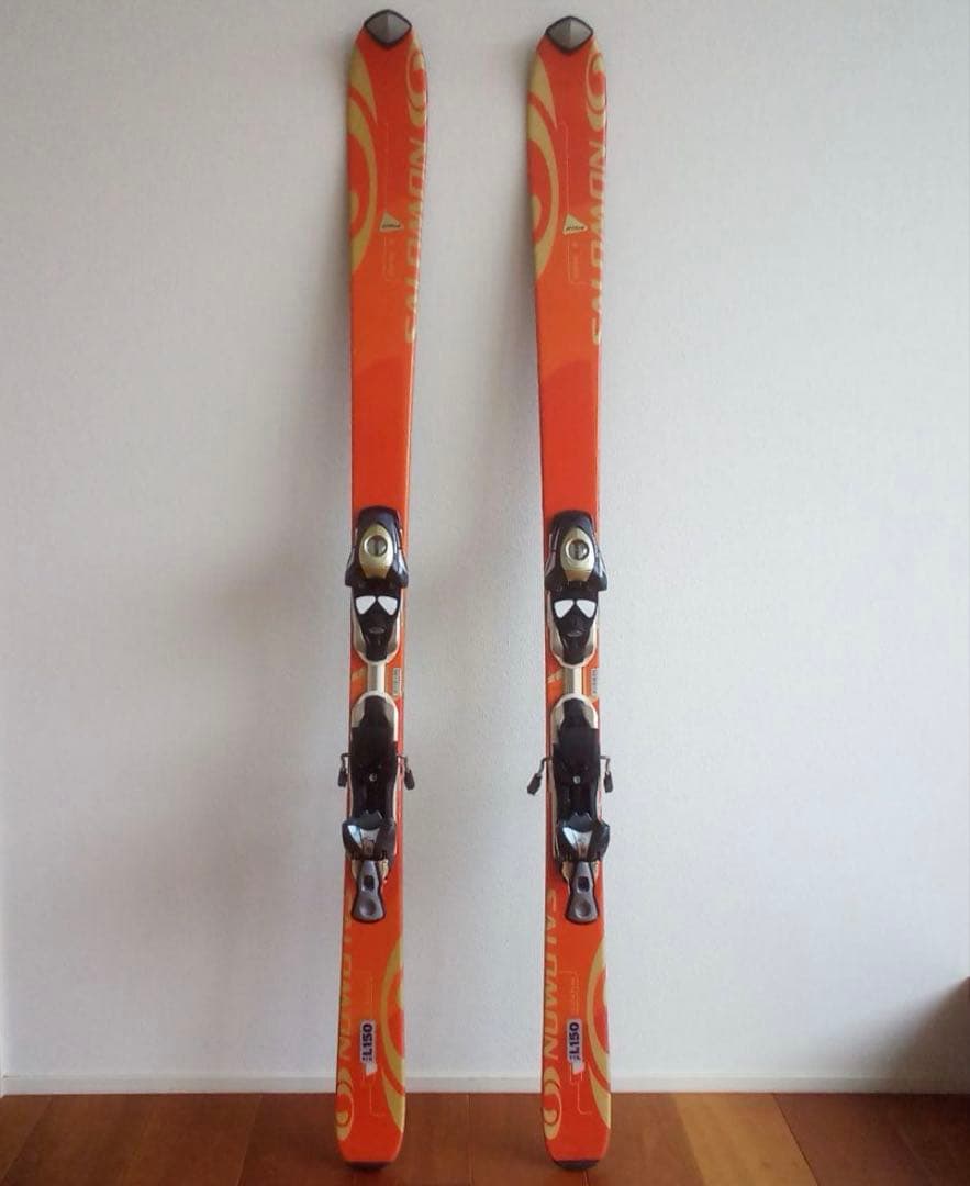 Salomon Pilot 4 オレンジスキー板