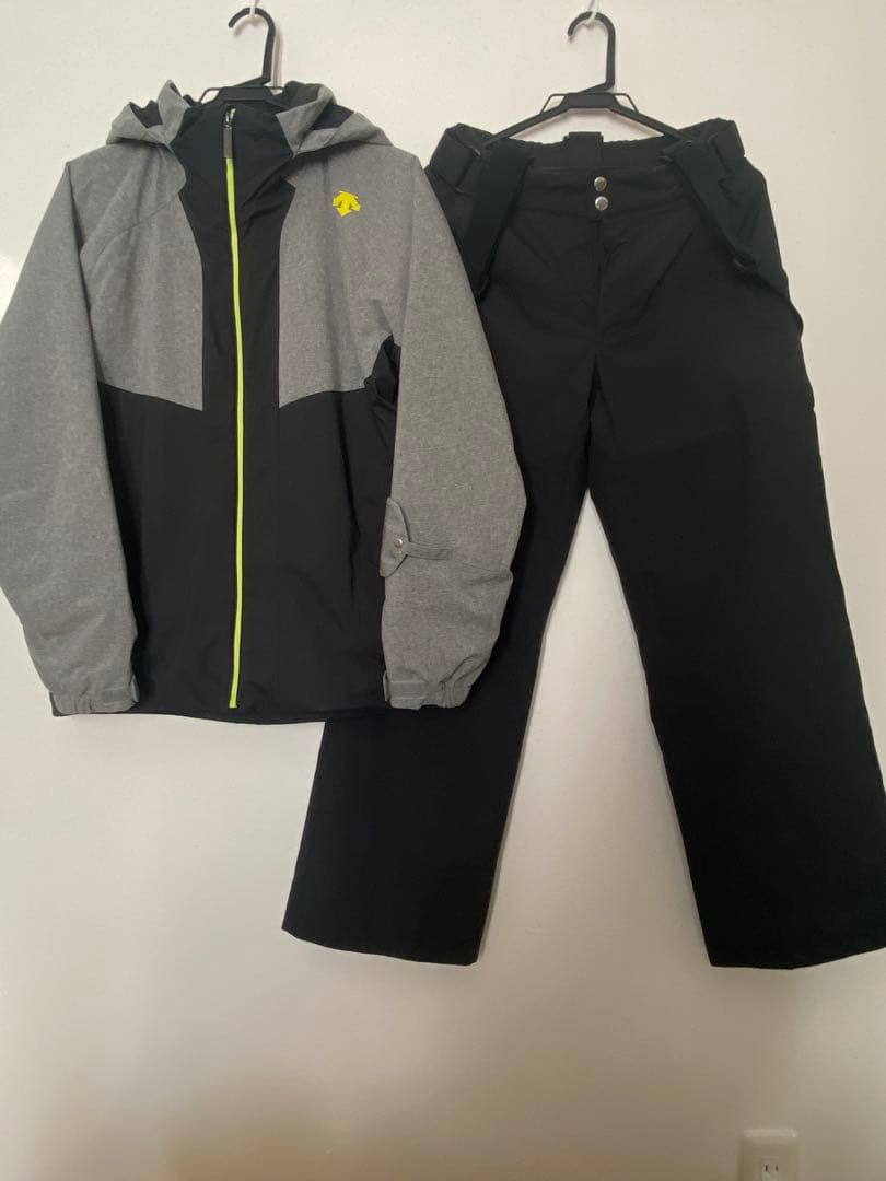 スキーウェアセット フード付き グレーと黒