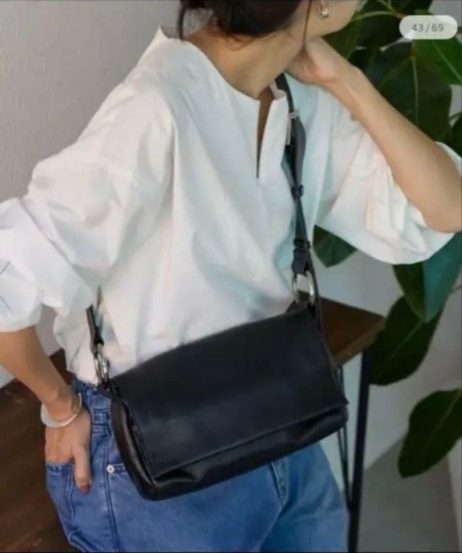 ★タグ付き★BEARDSLEY ボディバッグ　ショルダーバッグ　ブラック