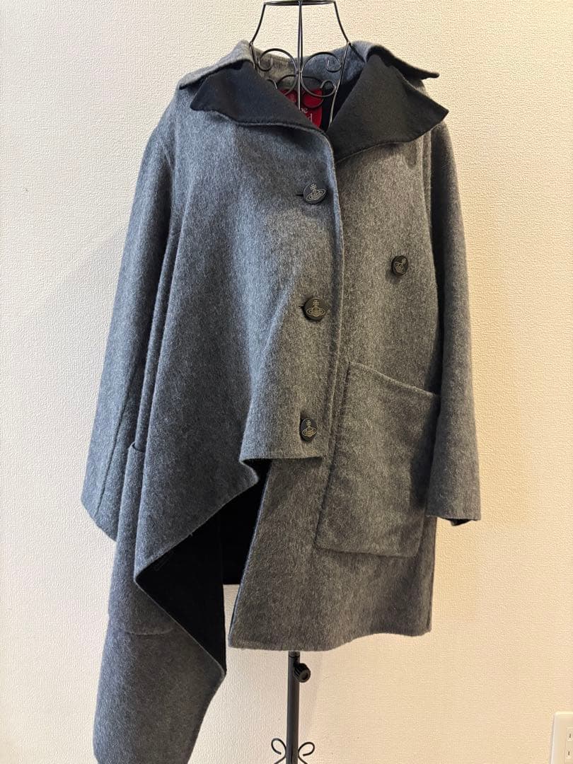 ⭐︎美品⭐︎ヴィヴィアンウエストウッドグレー ポンチョスタイルコート　かわいい個性的