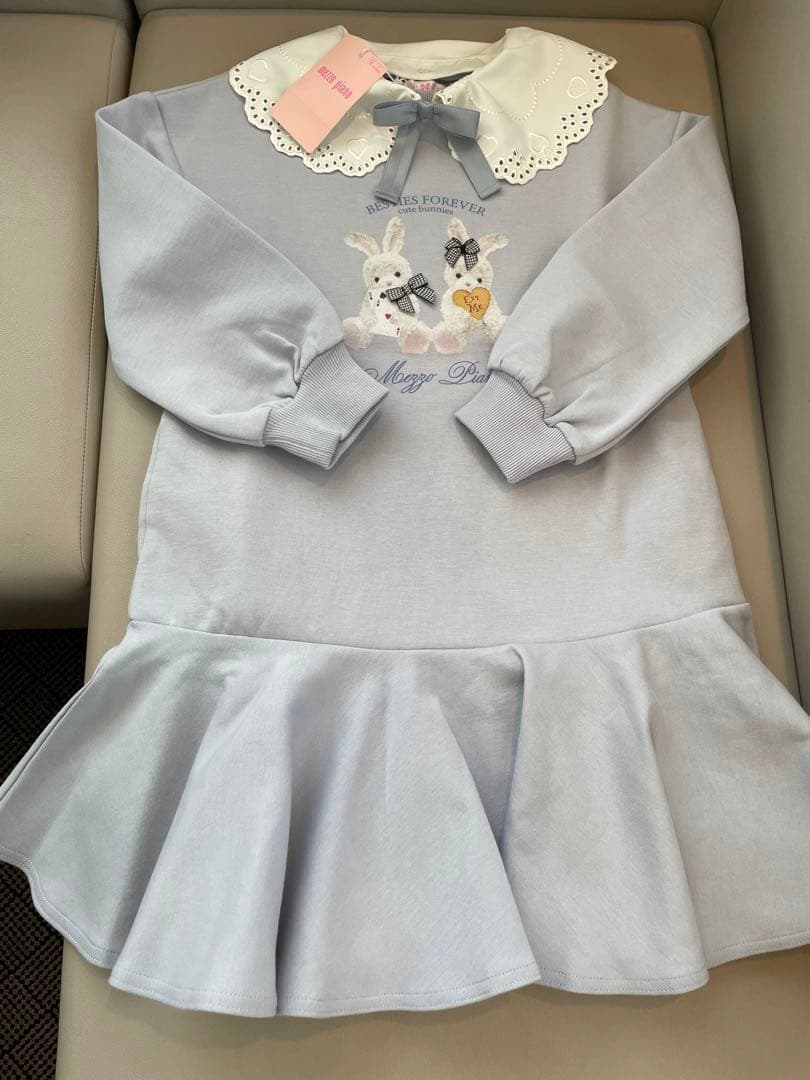 【新品】mezzo piano ウサギ転写プリント衿つきカットワンピース　130