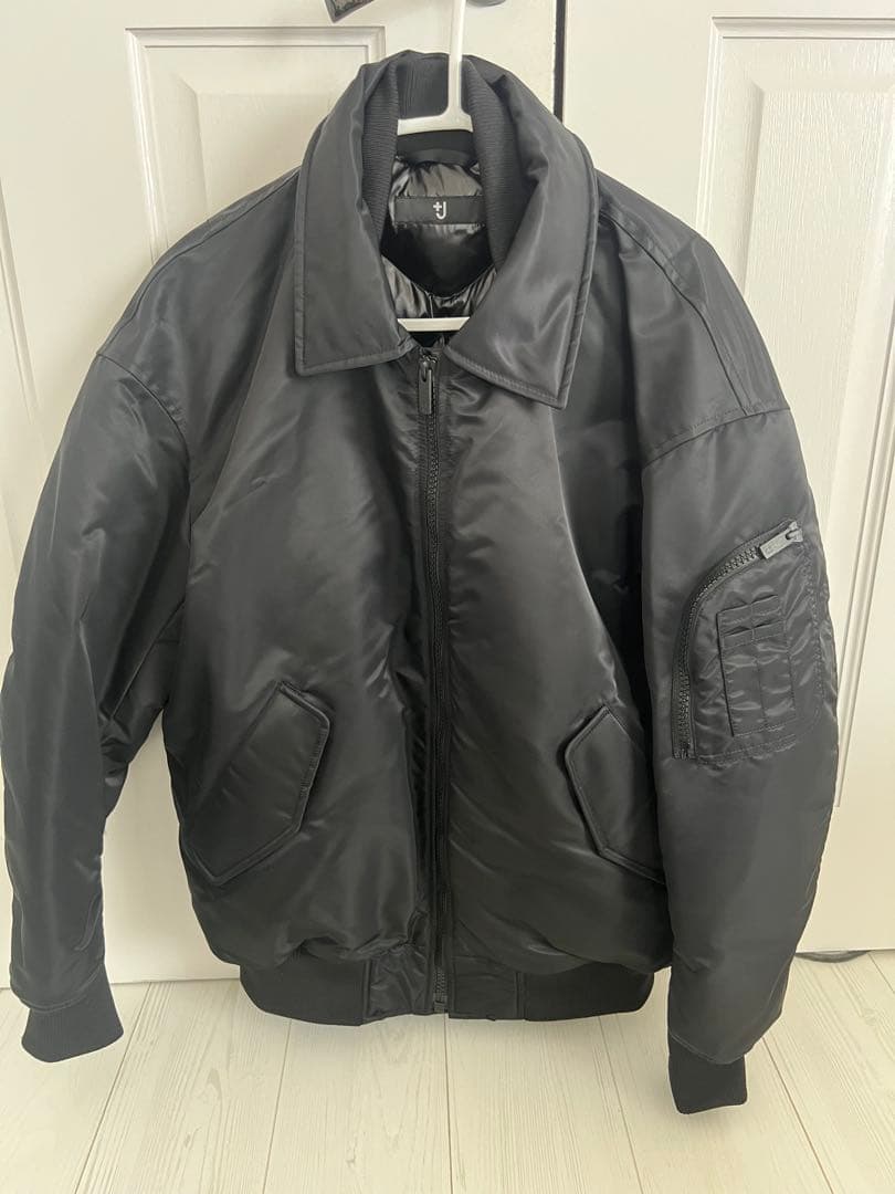 ユニクロ　ユニクロ ダウンオーバーサイズリブブルゾン