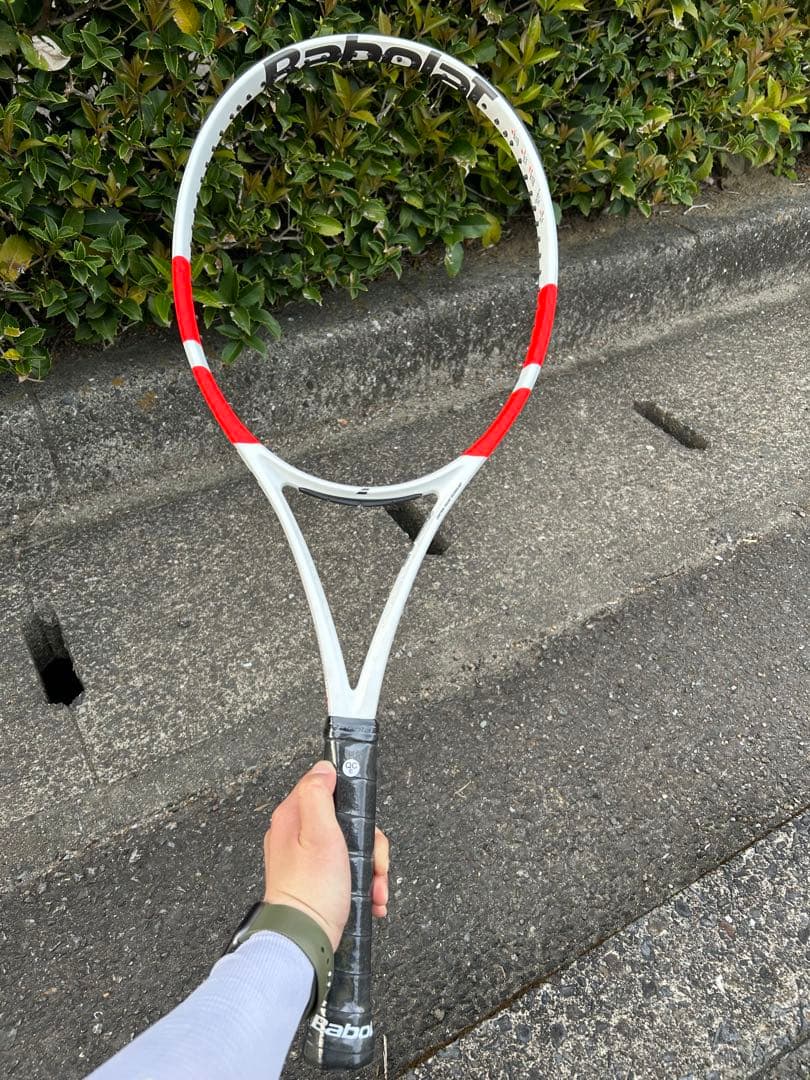 バボラ　ピュアストライク　テニスラケット　16×20 G1