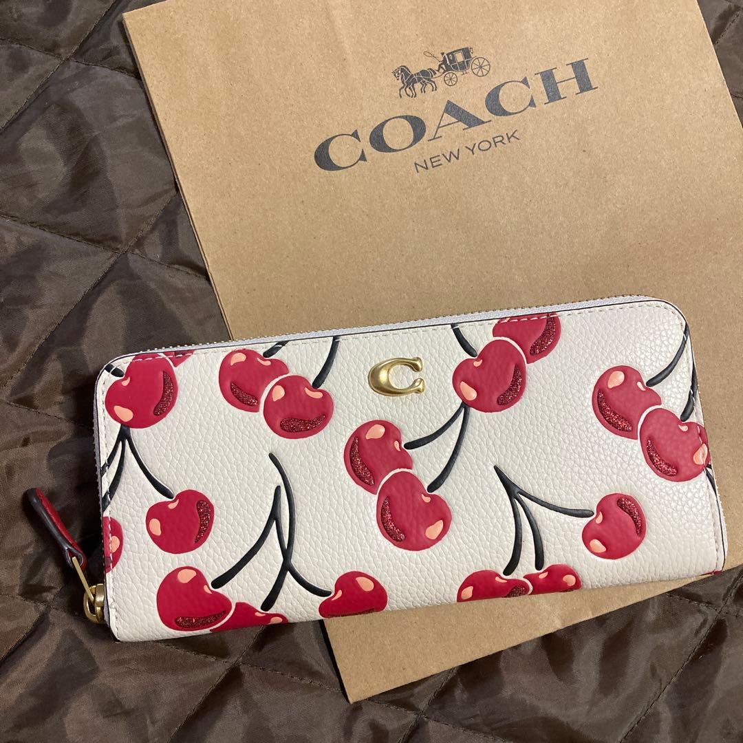 COACH チェリー柄 長財布　コーチ　ラウンド　スリム　さくらんぼ　正規品