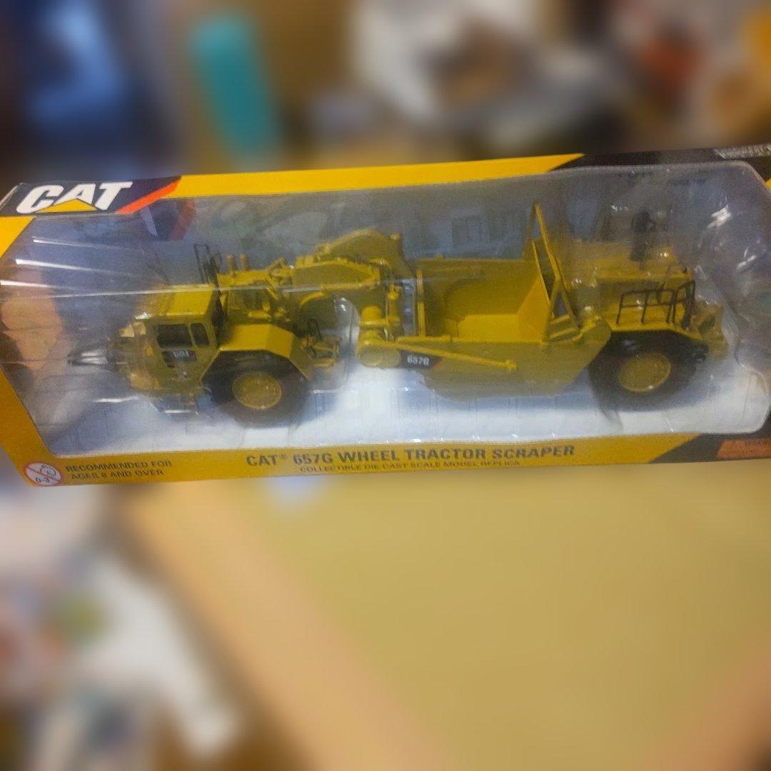 キャタピラー建機　CAT 657G Wheel Tractor Scraper