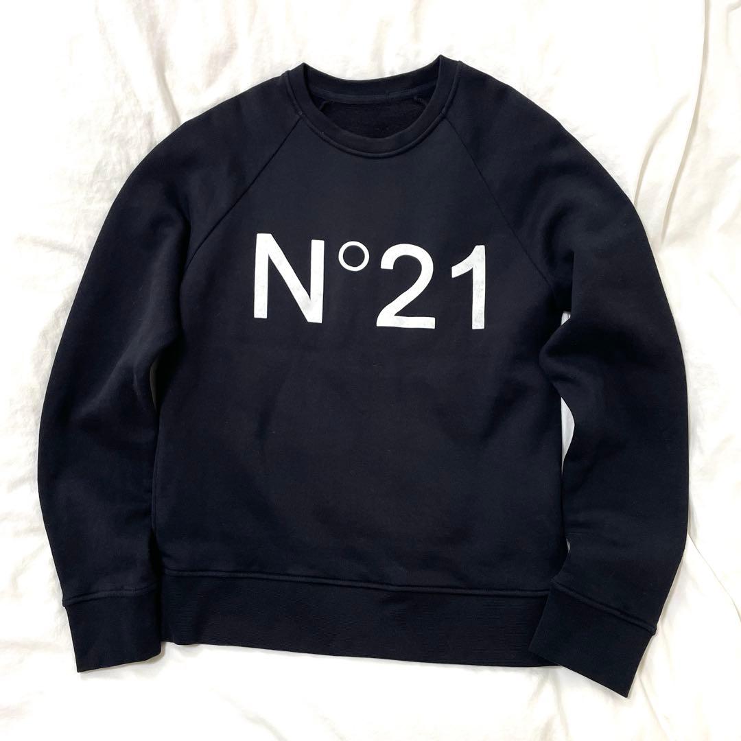 ■美品■ヌメロヴェントゥーノ N゜21　イタリア製　クルーネックスウェット　黒