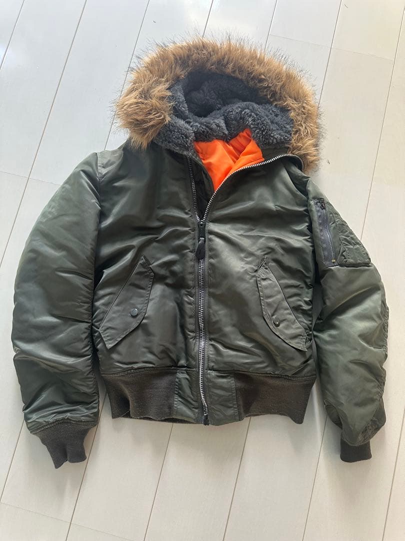 アルファインダストリーズ オリーブ色 MA-1 フライトジャケット